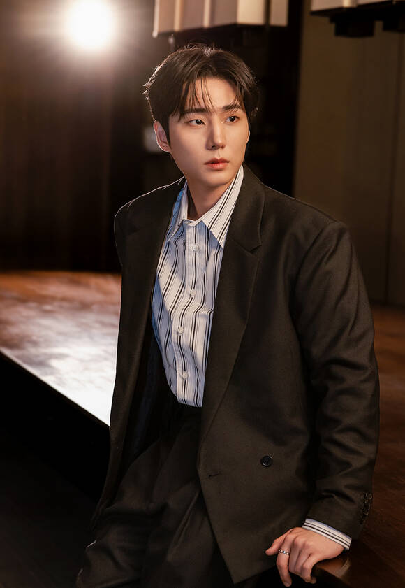 YOUNGEST는 데이식스 영케이가 아닌 강영현의 자전적 이야기가 담긴 앨범이다. 영케이는 자전적 이야기지만 그 안에는 보편적 공감을 느낄 수 있는 지점이 있다고 설명했다./JYP엔터테인먼트