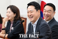  아이들 답변에 환하게 웃는 장동혁 대표 [포토]