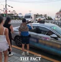  부산 경찰 도움으로 잃어버린 3000달러 찾은 미국 관광객 
