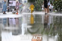  '더위야 저리가!' 폭염 날리는 시원한 물놀이 [TF사진관]