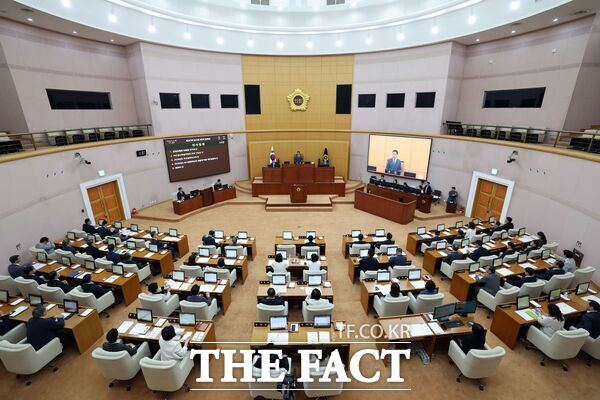 대전시의회가 24일 제297회 제4차 본회의를 끝으로 제10대 의회 첫 임시회 일정을 마무리했다. 사진은 대전시의회 본회의장 전경. /대전시의회
