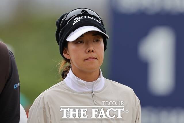 신지은이 2라운드 경기 중 티샷을 할 방향을 주시하고 있는 모습. 신지은은 10년 2개월여 만에 투어 2승째를 올리는 기염을 토했다./AP.뉴시스