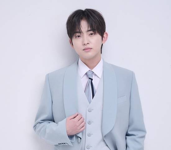 올여름 안방극장을 뜨겁게 달군 SBS 금토드라마 '김부장'이 시청률 23%라는 놀라운 기록과 함께 해피엔딩으로 막을 내렸다. 최종회는 전국 시청률 23.0%, 순간 최고 27.1%를 기록하며 자체 최고 시청률을 경신했다./소지섭 SNS