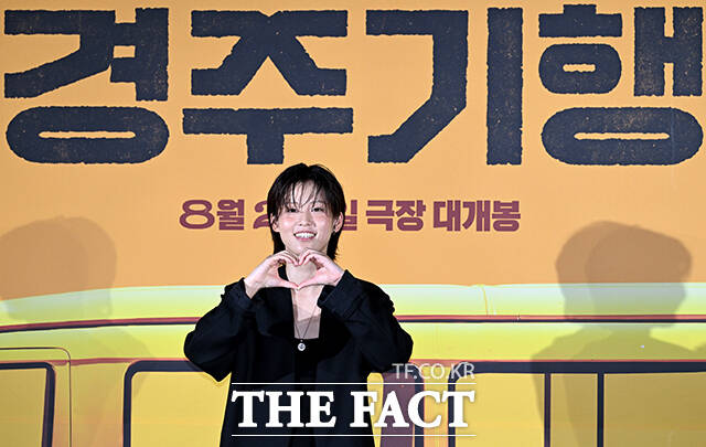 배우 공효진, 이정은, 박소담, 이연(왼쪽부터)이 27일 오전 서울 광진구 롯데시네마 건대입구점에서 열린 영화 '경주기행' 제작보고회에 참석해 포즈를 취하고 있다. /박상민 기자