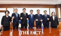  조국혁신당 신임 지도부 만난 조정식 국회의장 [TF사진관]