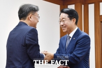  신장식, 국회의장 만나 
