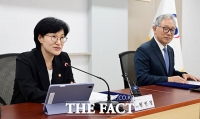  업무협약식에서 인사말하는 원민경 성평등부 장관 [포토]