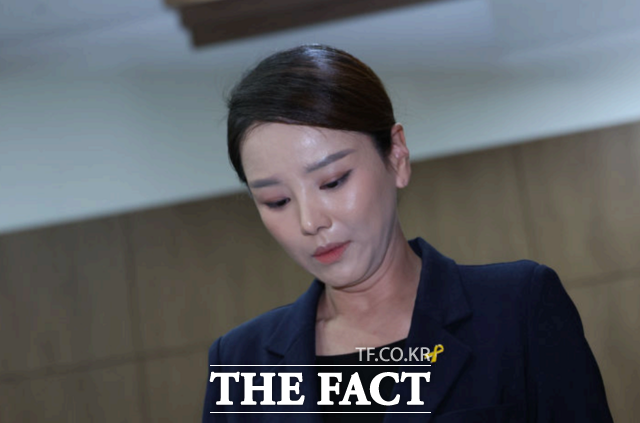 강미정 전 조국혁신당 대변인이 이혼 소송 중인 남편의 마약 투약 의혹을 제기하는 등 명예를 훼손한 혐의로 1심에서 벌금형을 선고받았다. /뉴시스