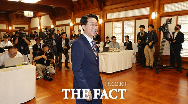 조정식 국회의장이 28일 오전 서울 여의도 국회 사랑재에서 열린 취임 첫 기자 간담회에 참석해 취재진의 질의에 답변을 하고 있다. /국회사진기자단