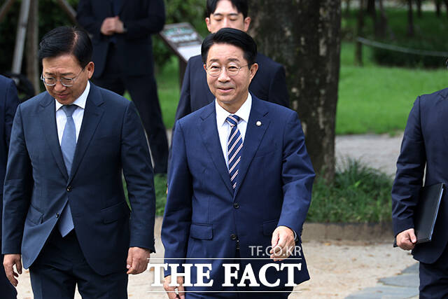 조정식 국회의장이 28일 오전 서울 여의도 국회 사랑재에서 열린 취임 첫 기자 간담회에 참석해 취재진의 질의에 답변을 하고 있다. /국회사진기자단