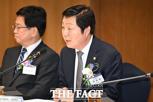 발언하는 김정겸 총장.
