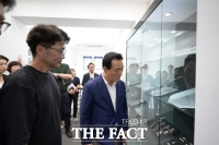  백성현 논산시장, 지역 이차전지 기업 루트제이드 찾아 현장 행정