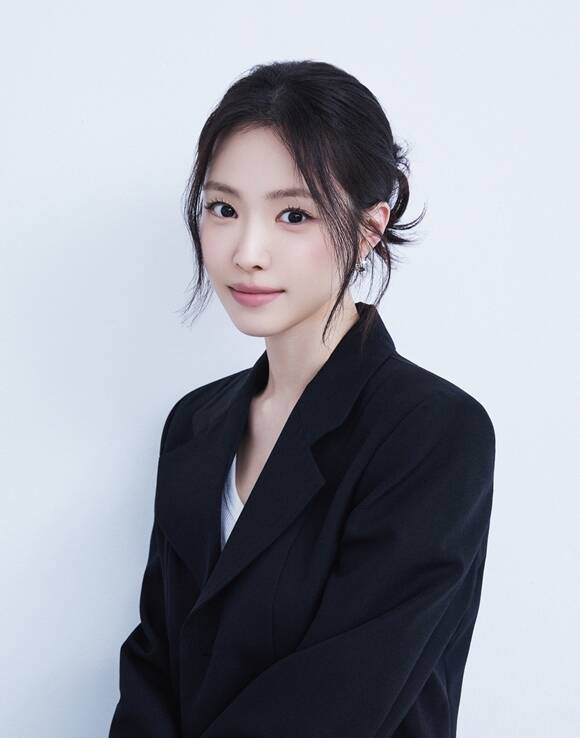 배우 손나은이 최근 서울 강남구 한 카페에서 <더팩트>와 만나 SBS 금토드라마 김부장 종영 기념 인터뷰를 진행했다. /제이와이드컴퍼니