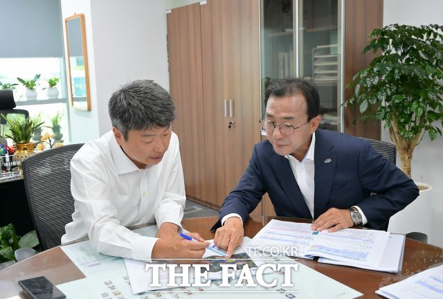 서영학 여수시장이 국비 지원 요청을 위해 28일 정부세종청사 기획재정부를 찾았다. /여수시