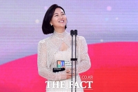 검찰, '수천만원 투자 사기' 장윤정 모친 구속 기소