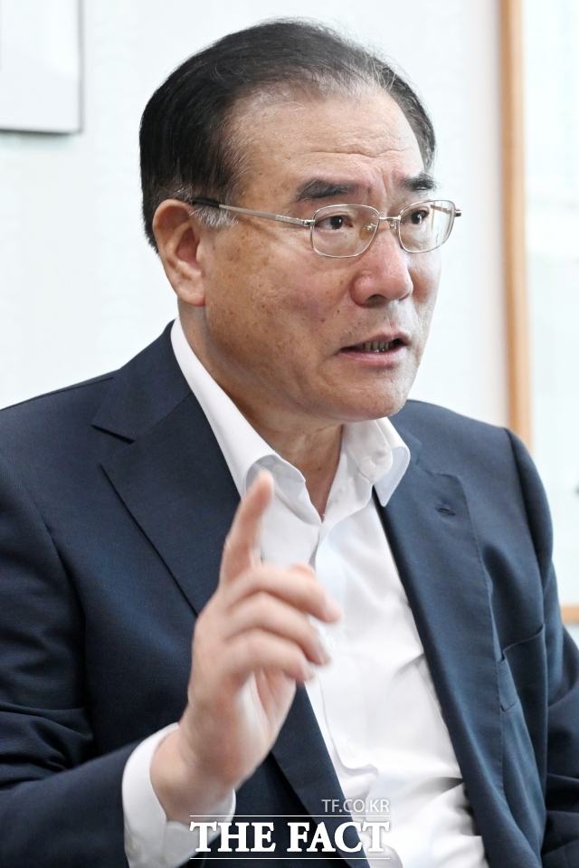 이개호 더불어민주당 의원은 '박수칠 때 떠나고 싶다'며 자신의 의지로 정치를 아름답게 마무리하고 싶다는 소회를 전했다. /국회=남용희 기자