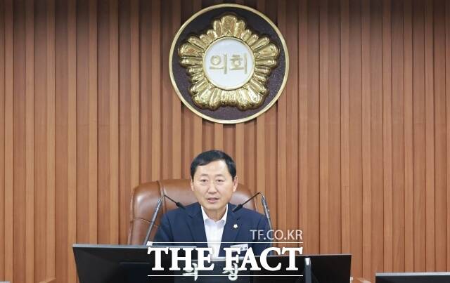 이건창 논산시의장이 30일 제273회 임시회 제2차 본회의를 주재하고 있다. /논산시의회