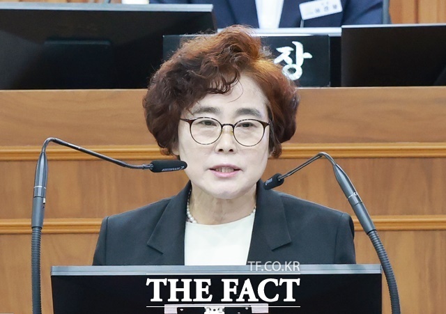 국중숙 논산시의원이 30일 본회의장에서 열린 제273회 임시회 제2차 본회의에서 5분 자유발언을 하고 있다. /논산시의회