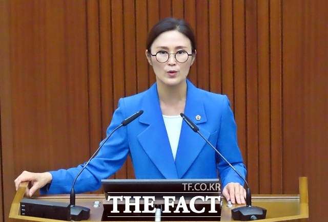 김현미 세종시의회 의원이 30일 시의회 제108회 임시회 제2차 본회의에서 5분 자유발언을 하고 있다. /김형중 기자