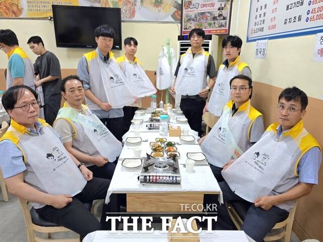 당진발전본부는 30일 당진 전통시장 일대에서 제3차 노사합동 에너지 절약 거리 캠페인을 실시했다. /당진발전본부