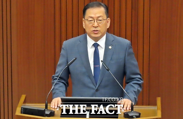 유인호 세종시의회 의원이 30일 제108회 정례회 제2차 본회의에서 5분 자유발언을 하고 있다. /김형중 기자