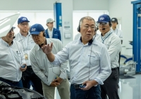  브라질 공장 찾은 정의선 회장…