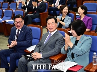  환한 미소 짓는 정점식 원내대표 [포토]