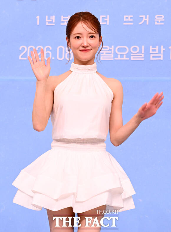 배우 이세영이 31일 서울 양천구 SBS 사옥에서 열린 '내 남은 연애' 제작발표회에 참석해 포즈를 취하고 있다. /이새롬 기자