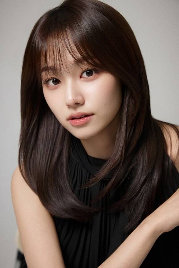 배우 강미나가 <더팩트>와 만나 tvN 월화드라마 '내일도 출근!' 종영 인터뷰를 진행했다. /스토리제이컴퍼니