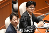  야권 연대 실종·지지층 이탈·내부 폭로…시험대 놓인 이준석