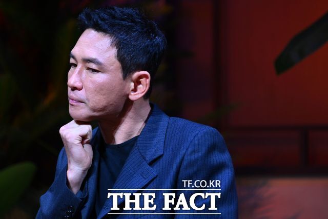 배우 황정민의 사생활 및 스토킹 고소 사건이 법적 대응으로 이어지는 가운데 황 배우의 소속사가 무고한 일반 팬을 향한 온라인상 억측과 인신공격에 대해서도 강력 경고하고 나섰다. /더팩트DB