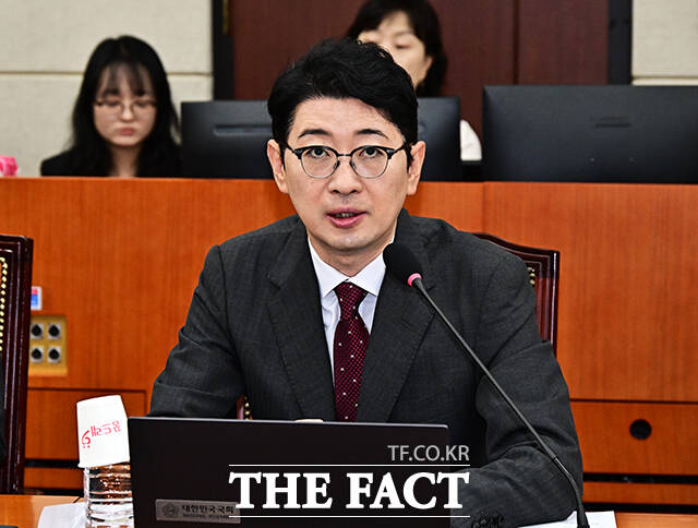 주진우 국민의힘 의원이 2일 오전 서울 여의도 국회에서 기자회견을 열고 21대 대선에서도 선거관리위원회가 고의로 투표수를 조작한 정황을 확인했다고 주장했다. /국회=배정한 기자