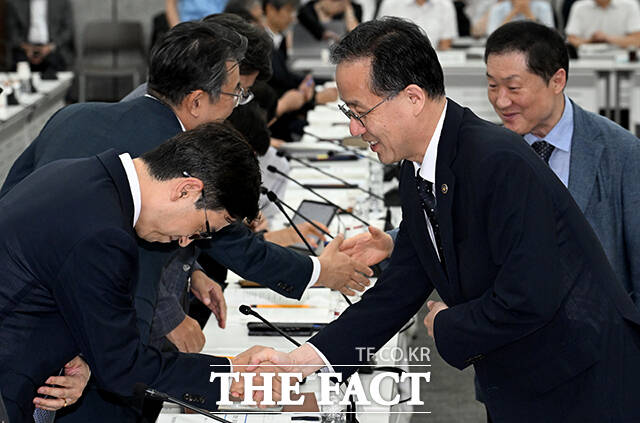 이형일 재정경제부 1차관이 3일 오후 서울 중구 은행회관에서 열린 제59차 세제발전심의위원회에 참석해 모두발언 하고 있다. /박상민 기자