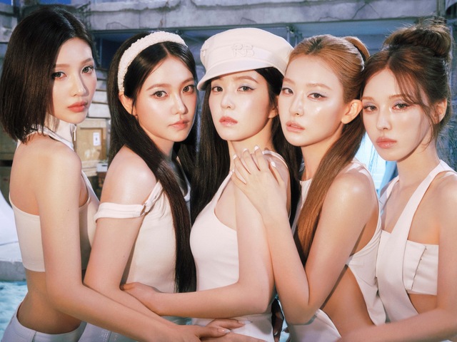 레드벨벳이 3일 여름 미니 앨범 'Velvet Summer'를 발매했다. 총 5곡이 수록된 이번 앨범은 보사노바, 레게, 댄스, 클래식, 어쿠스틱 등 다양한 장르를 넘나들며 확장된 음악 스펙트럼을 보여준다. /SM엔터