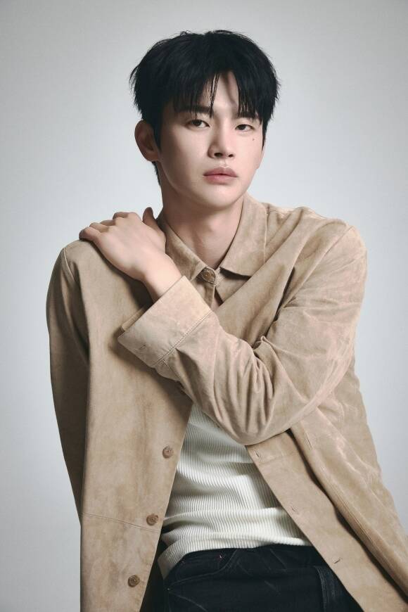 배우 서인국이 <더팩트>와 만나 최근 종영한 tvN 드라마 '내일도 출근!' 관련 인터뷰를 진행했다. /스토리제이컴퍼니