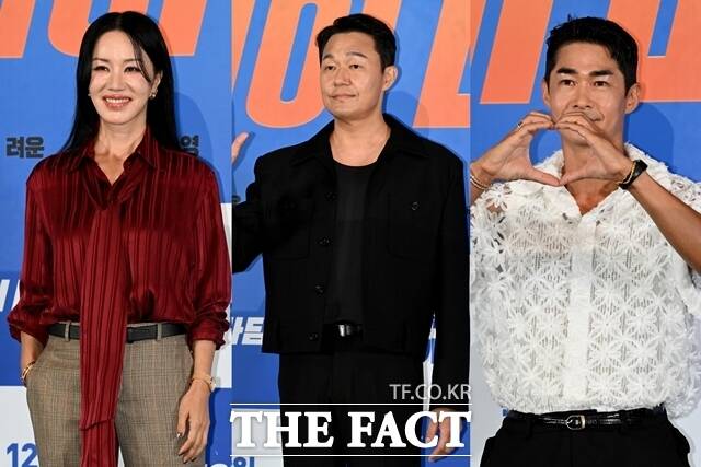 배우 엄정화 박성웅 배정남(왼쪽부터)이 영화 '오케이 마담2'의 홍보를 위해 KBS1 시사교양프로그램 '아침마당'에 출격한다. 사진은 지난달 27일 서울 용산구 CGV용산아이파크몰에서 진행된 '오케이 마담2' 언론시사회 및 기자간담회에 참석한 모습. /박상민 기자