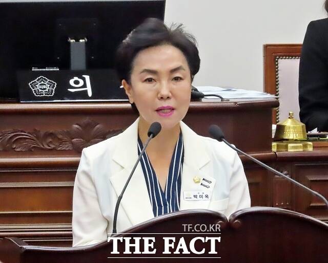 박미옥 공주시의회 의원이 3일 공주시의회 제267회 임시회 제1차 본회의에서 5분 자유발언을 하고 있다. /김형중 기자
