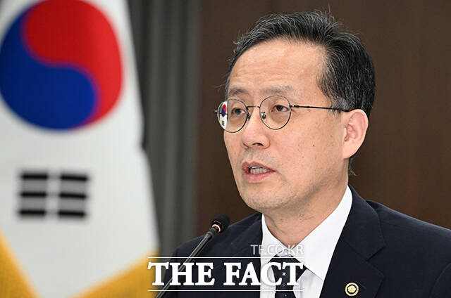 이형일 재정경제부 1차관이 3일 오후 서울 중구 은행회관에서 열린 제59차 세제발전심의위원회에 참석해 모두발언 하고 있다. /박상민 기자