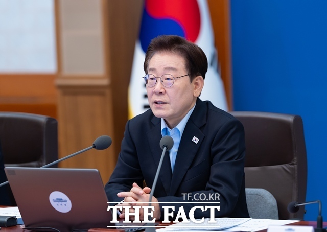 이재명 대통령이 4일 청와대에서 열린 국무회의에서 검사의 보완수사권을 폐지하는 형사소송법에 대한 거부권을 행사하지 않을 것으로 보인다. /청와대