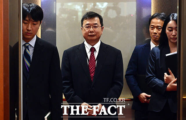 일본 정부가 발간한 방위백서에 독도를 자국 영토로 명기한 4일 오후 추조 가즈오 주한 일본총괄공사가 서울 종로구 외교부로 초치되고 있다. /임영무 기자