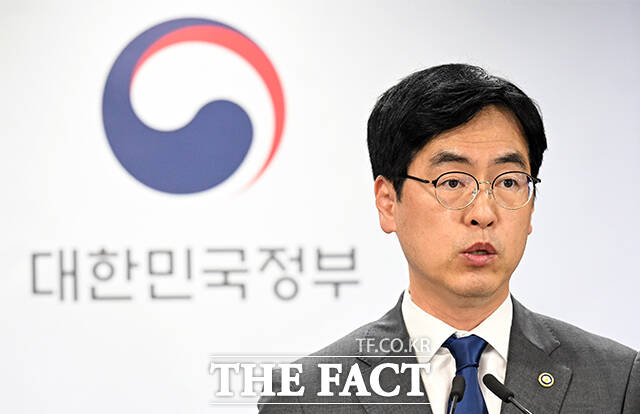 김민재 행정안전부 차관이 4일 오후 서울 종로구 정부서울청사에서 중대범죄수사청(중수청) 개청 진행 상황과 관련해 브리핑하고 있다. /임영무 기자