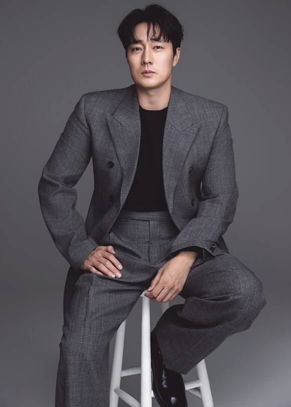 배우 소지섭이 최근 서울 종로구 한 카페에서 <더팩트>와 만나 SBS 금토드라마 '김부장'과 관련된 이야기를 나눴다. /피프티원케이