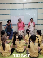  당진시립도서관 '두근두근 봉사단', 8년간 3만여 어린이에게 동화 속 꿈 선물