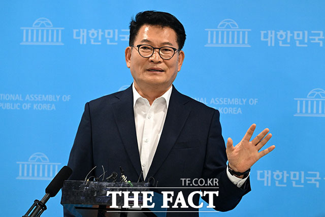 송영길 더불어민주당 당대표 후보가 5일 오전 서울 여의도 국회 소통관에서 조희대 대법원장 탄핵 추진 기자회견을 하고 있다. /국회=서예원 기자