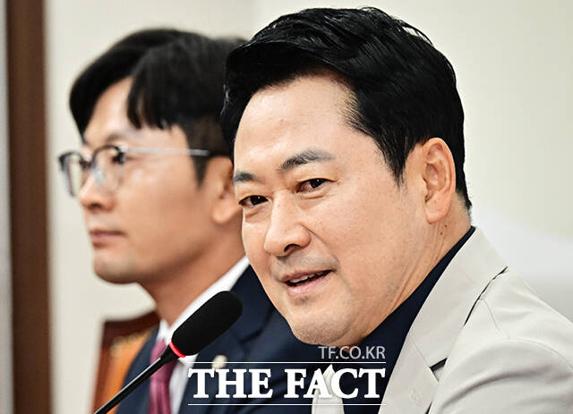 장동혁 국민의힘 대표가 5일 발언 논란을 빚은 서범수·진종오 의원을 향해 