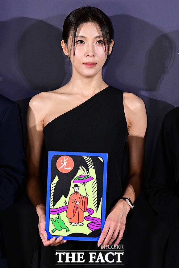 '비광'에서 톱스타 부부를 연기한 류승룡(왼쪽)과 하지원이 촬영에 대한 에피소드를 이야기하고 있다.