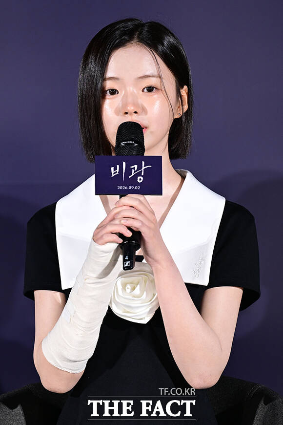 '비광'에서 톱스타 부부를 연기한 류승룡(왼쪽)과 하지원이 촬영에 대한 에피소드를 이야기하고 있다.
