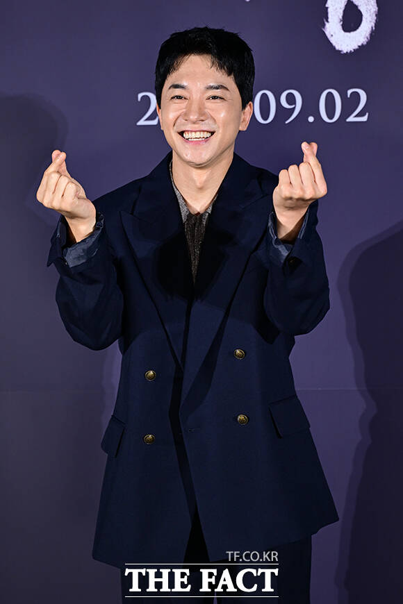 '비광'에서 톱스타 부부를 연기한 류승룡(왼쪽)과 하지원이 촬영에 대한 에피소드를 이야기하고 있다.