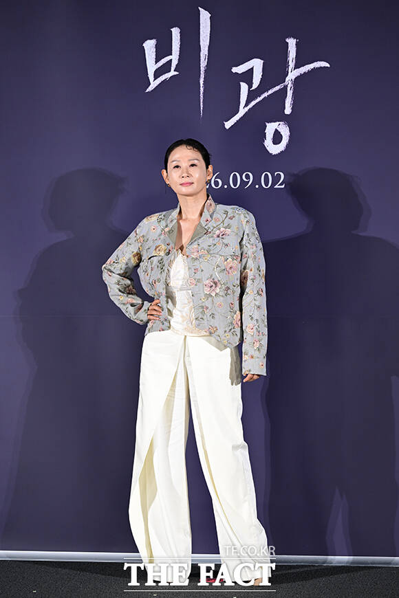 '비광'에서 톱스타 부부를 연기한 류승룡(왼쪽)과 하지원이 촬영에 대한 에피소드를 이야기하고 있다.