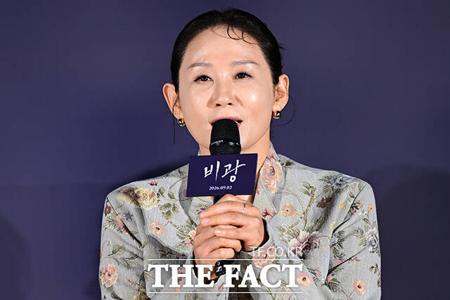 '비광'에서 톱스타 부부를 연기한 류승룡(왼쪽)과 하지원이 촬영에 대한 에피소드를 이야기하고 있다.